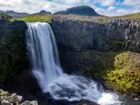 An der Abbruchkante beim Svöðufoss mit Basaltsäulenwand - Snaefellsnes Halbinsel
